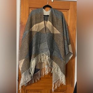 Poncho / Cape